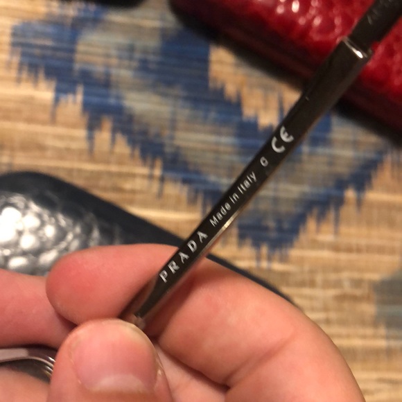 Prada readers - Picture 5 of 8